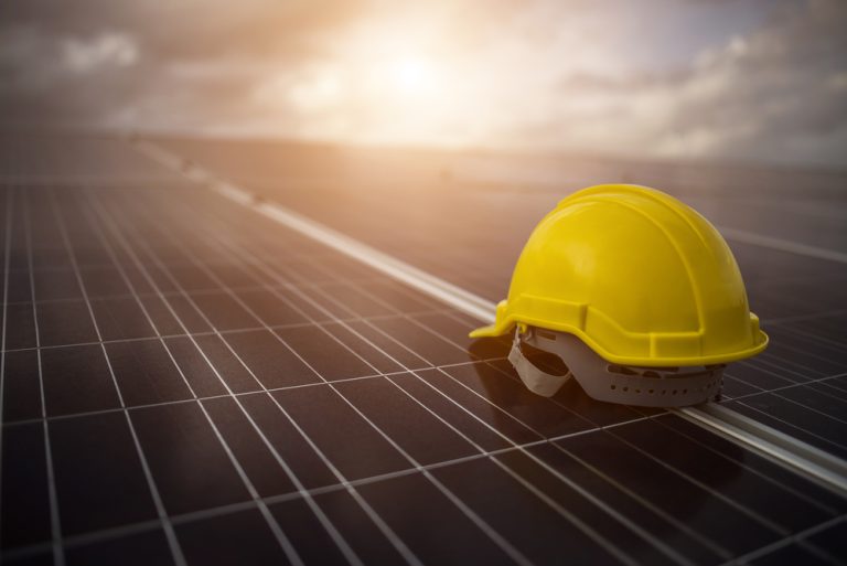 Цены на фотоэлектрические модули рекордно упали, но промышленность ЕС находится под угрозой