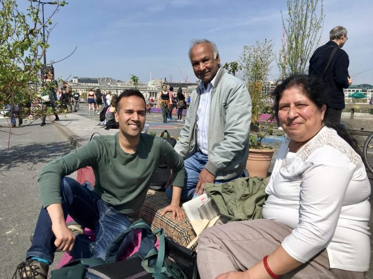 Присоединение к восстанию против вымирания: первый акт мирного гражданского неповиновения моих родителей