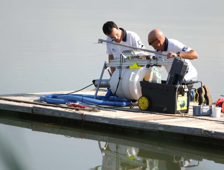 Отходы: новое устройство очищает морские воды
