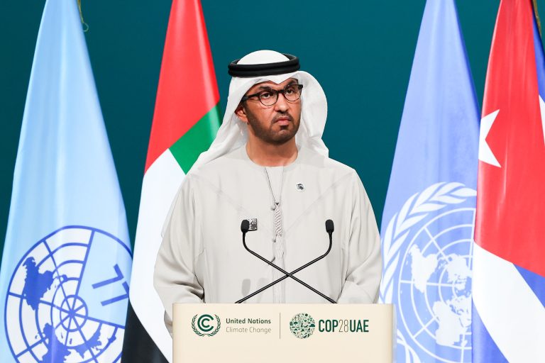 президент COP28 спорит с наукой