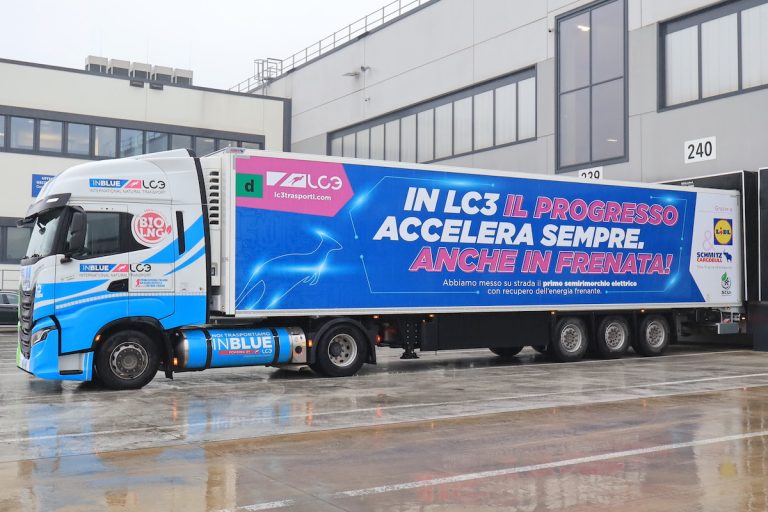 Lidl: представила первый 100% электрический полуприцеп-рефрижератор