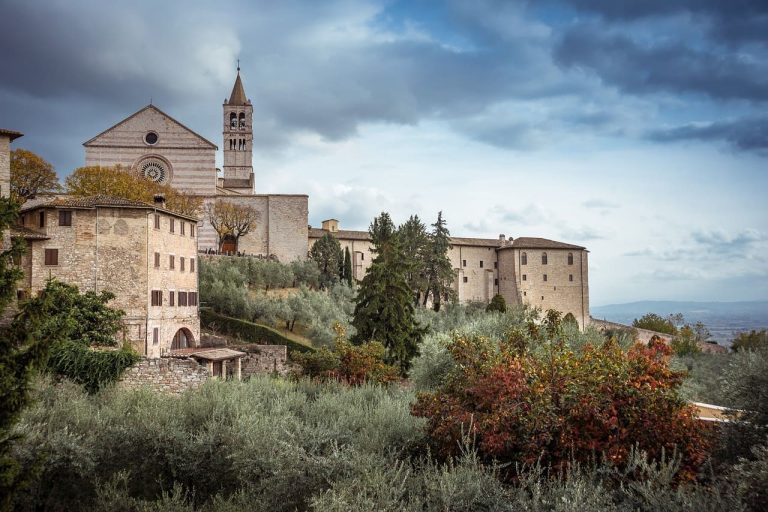 Umbria утверждает новые призывы к фотоэлектрической и CER