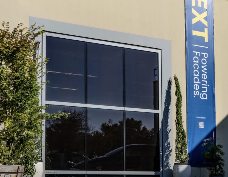 Первый органический фотоэлектрический фасад, интегрированный в здание в Калифорнии