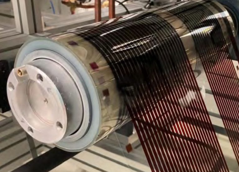 Производство солнечной энергии в Перовските в Перовските центрируется