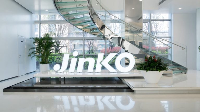 Тандемная ячейка перовскит/TOPCon, новый рекорд на JinkoSolar