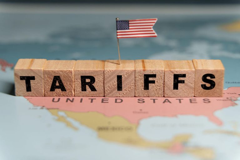 Торговля США, тарифы до 3403% на азиатские панели
