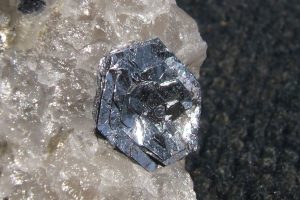 Фотовольтаика с 2D-материалами: новый рубеж интеграции