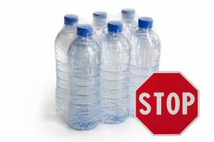Стоп упаковкам воды по шесть бутылок: что на самом деле предусматривает регламент ЕС по упаковке