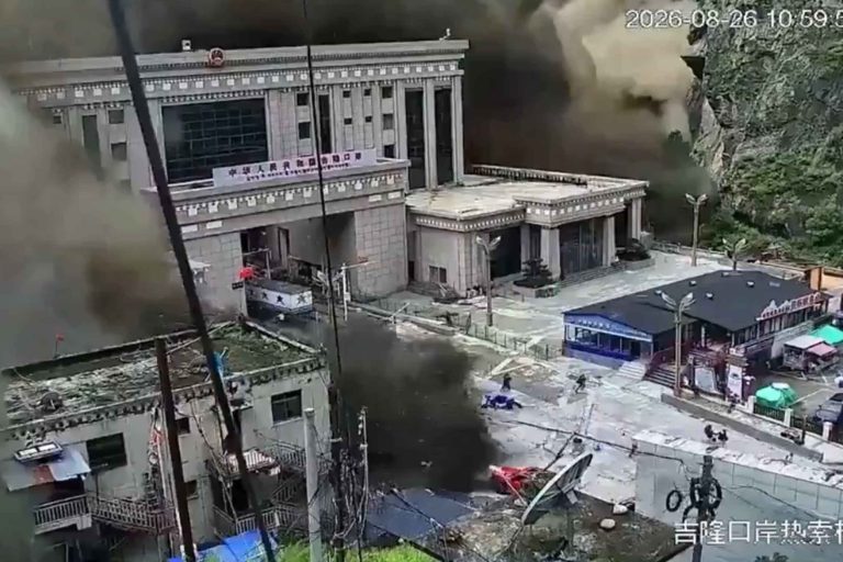Ужасное наводнение в Непале: погибло более 100 человек, около 400 пропавших без вести — хроника предсказанной катастрофы